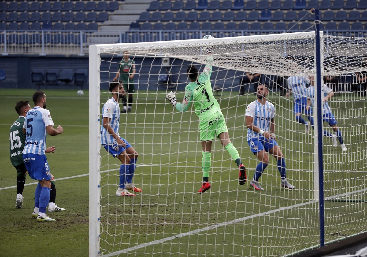 Imagen del último partido entre el Málaga y el Deportivo, durante la pandemia.