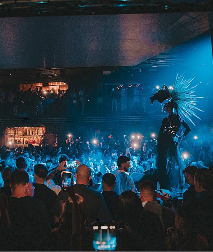 Imagen secundaria 2 - Inauguración de la discoteca Santa Rita, el pasado fin de semana. 