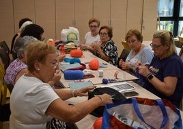 Participantes en el taller de croché.