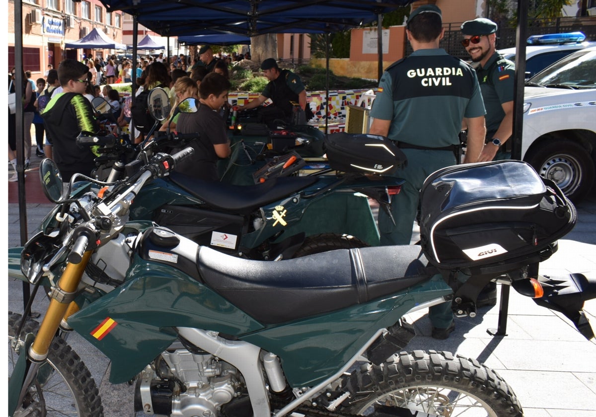 Uno de los expositores de la Guardia Civil.