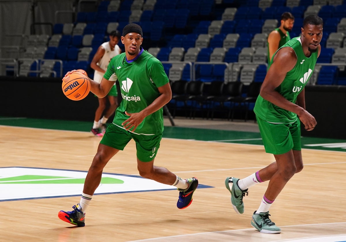 Kameron Taylor y Yankuba Sima, en un entrenamiento del Unicaja.