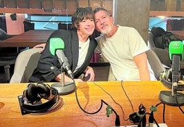 Marta Ribera y Antonio Banderas, tras la grabación en El Tercer Acto del programa de Canal Sur Radio 'La sal de la Tierra', que se emitirá este viernes.