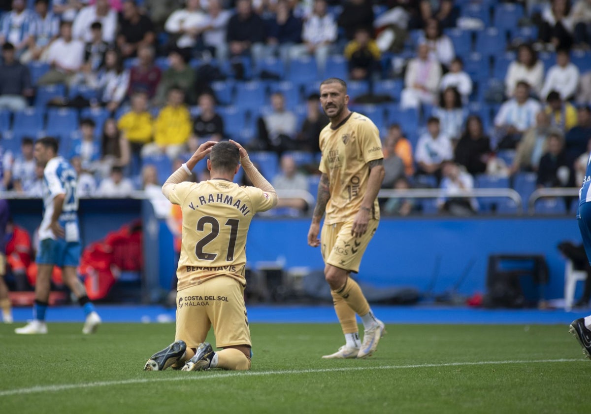 Rahmani se lamenta de una acción de su equipom en presencia de Dioni, este domingo en Riazor.