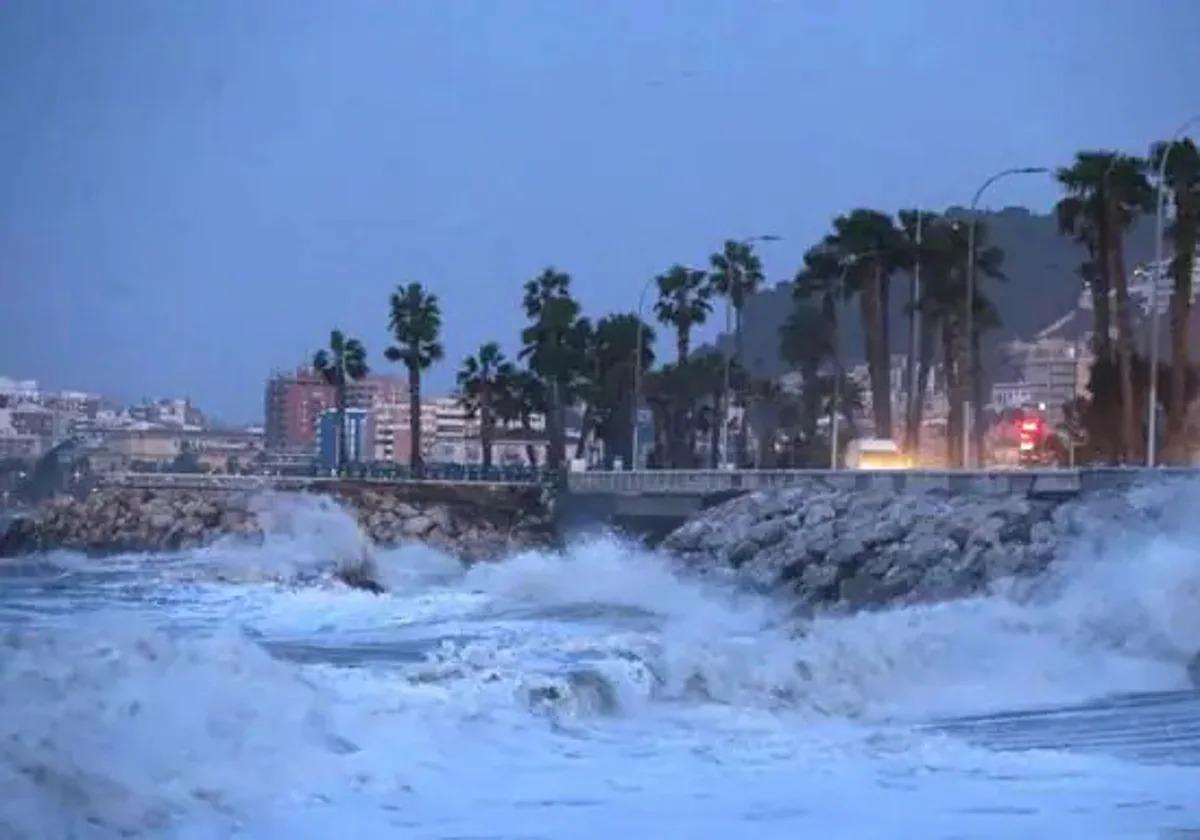 Lunes de fuertes vientos en Málaga: Aemet activa el aviso amarillo