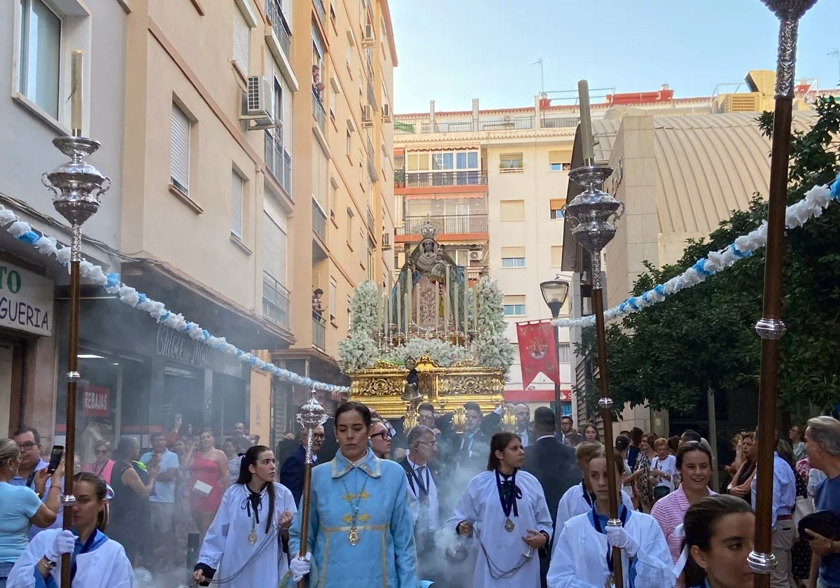 La Virgen del Rosario recorrerá El Palo este sábado.