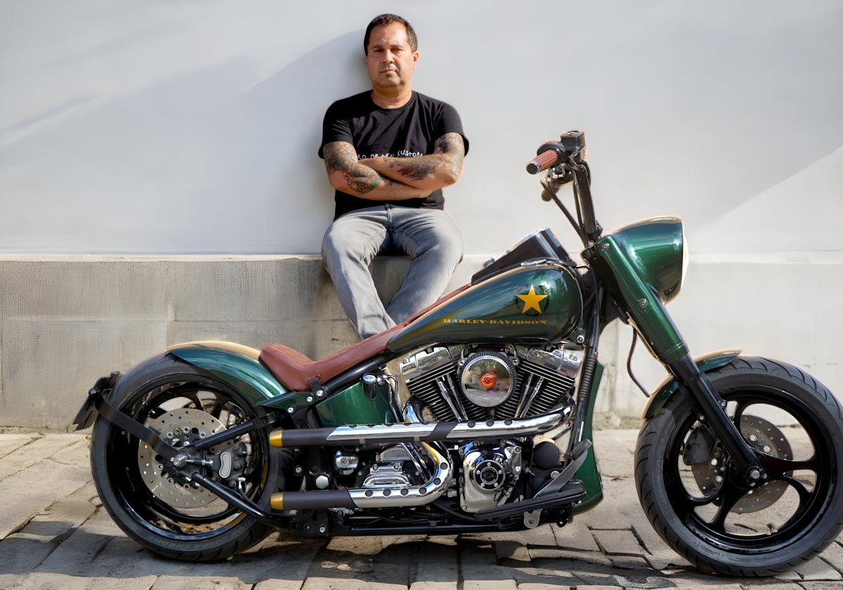 Así es la moto en homenaje al 'Capitán América' diseñada en Vélez-Málaga