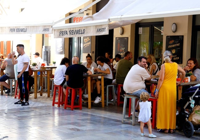 Las tabernas Pepa Revuelo atraen a un público nacional e internacional.