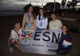 Voluntarios de ESN Málaga en una actividad al aire libre.