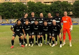 El once del Torremolinos en Orihuela.