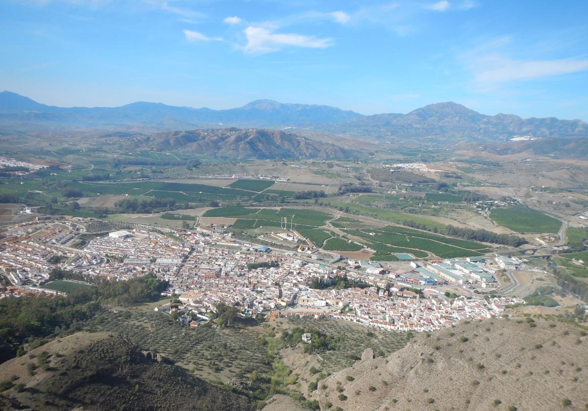 Vista panorámica de Pizarra desde la parte alta de la sierra de Gibralmora.