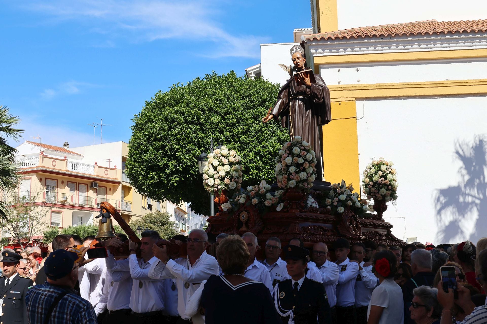 San Pedro Alcántara se vuelca con la celebración del día del patrón