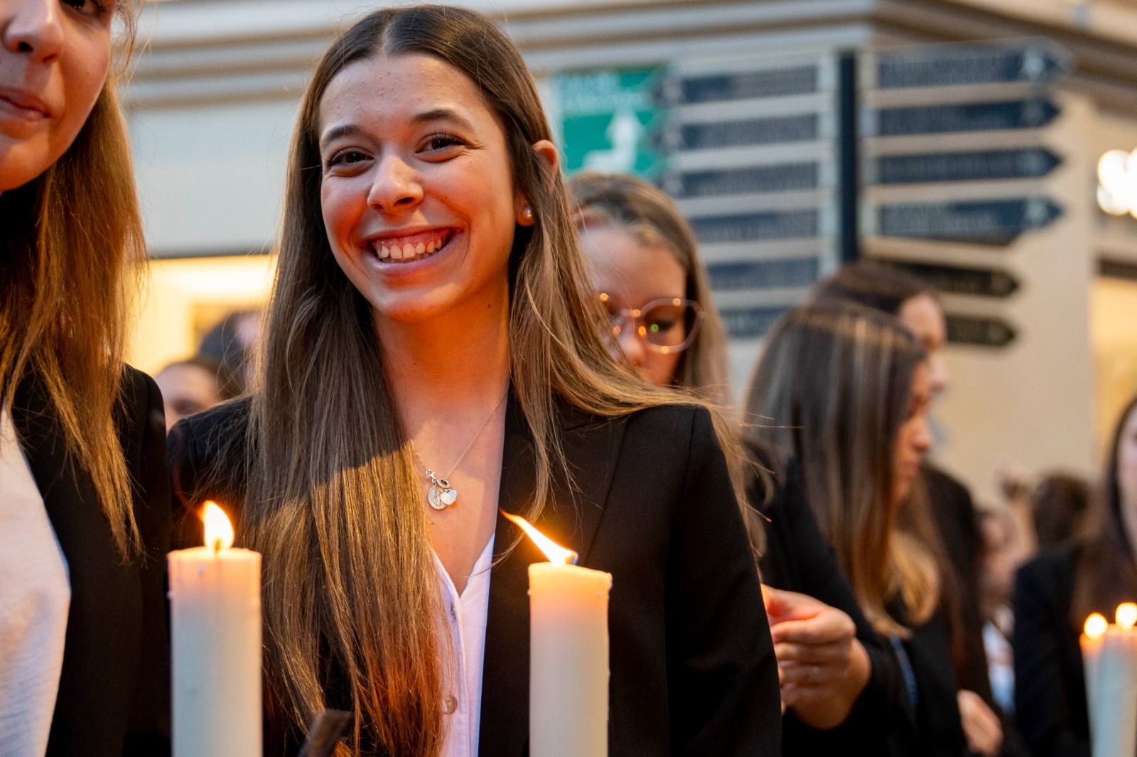 La procesión extraordinaria de la La Virgen de Gracia y Esperanza, en imágenes