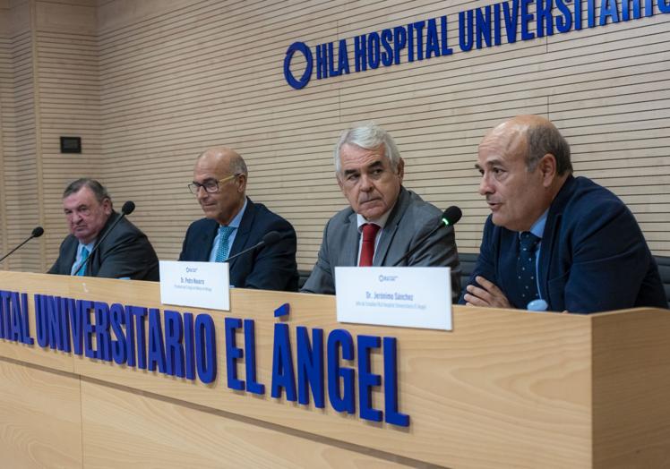 El acto, introducido por el Dr. Manuel Viola, director médico de HLA Hospital Universitario El Ángel, contó con la asistencia del Dr. Jerónimo Sánchez, jefe de estudios del hospital; el Dr. Pedro Navarro, presidente del Colegio de Médicos de Málaga; y el Prof. Dr. Pablo Lara, decano de la Facultad de Medicina de la UMA.