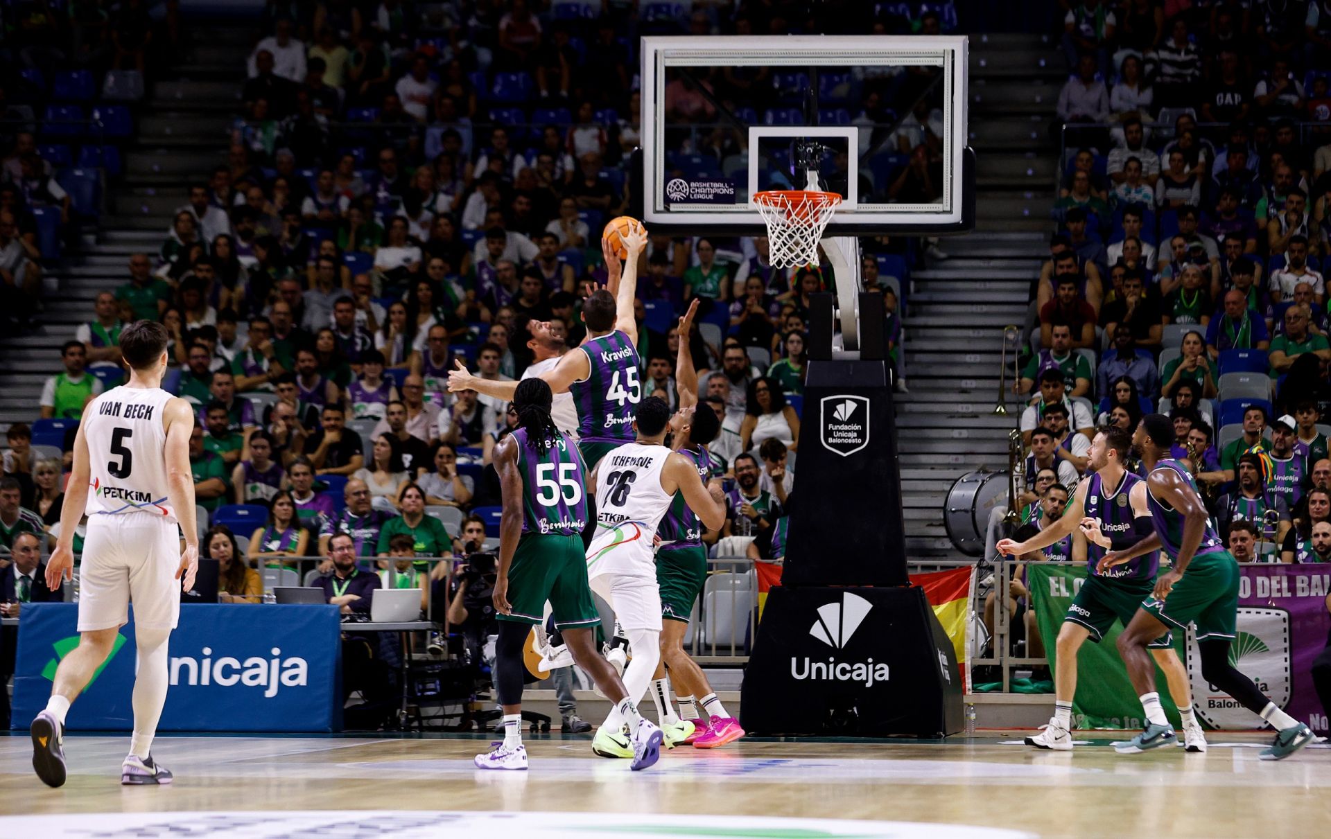 El Unicaja - Aliaga Petkimspor. en imágenes