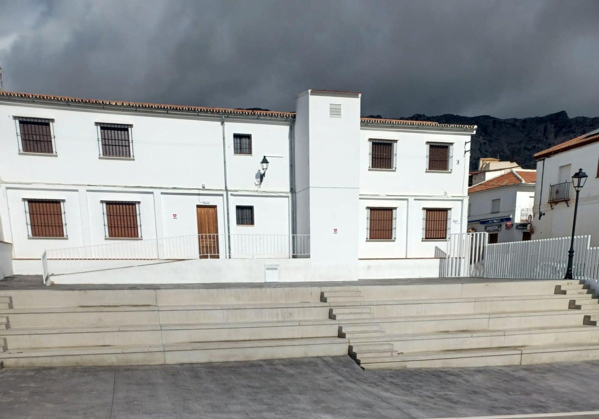 El nuevo Parque Auditorio cuenta con gradas y un escenario.