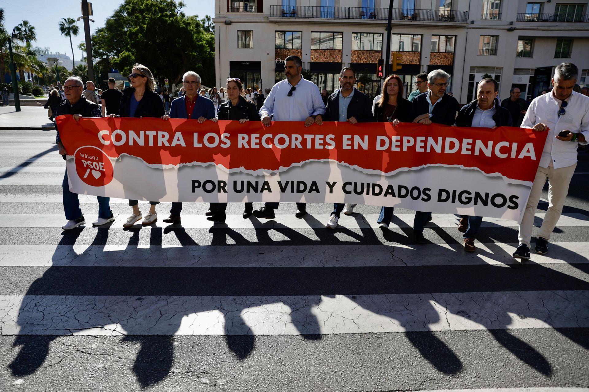 Centenares de manifestantes piden en Málaga plazos ágiles e inversiones en dependencia