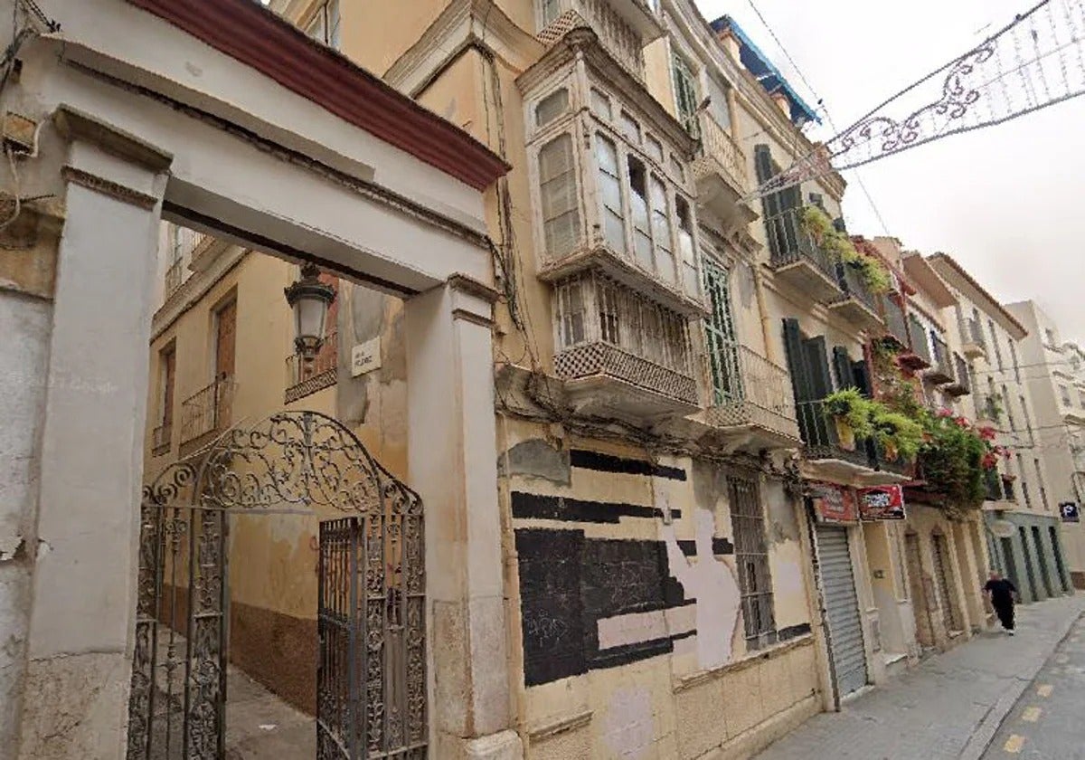 Edificio de la calle Ollerías que ha sido subastado por la Junta.