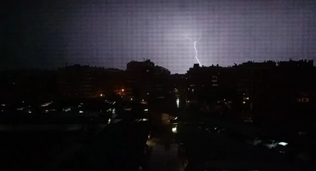 Las fotos más espectaculares de la intensa tormenta eléctrica sobre Málaga