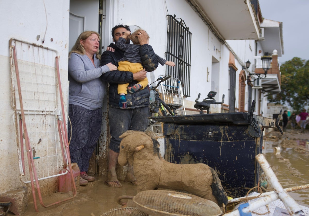 «Estábamos atrapados, todo estaba flotando y no podíamos ni salir porque la nevera se nos cruzó»