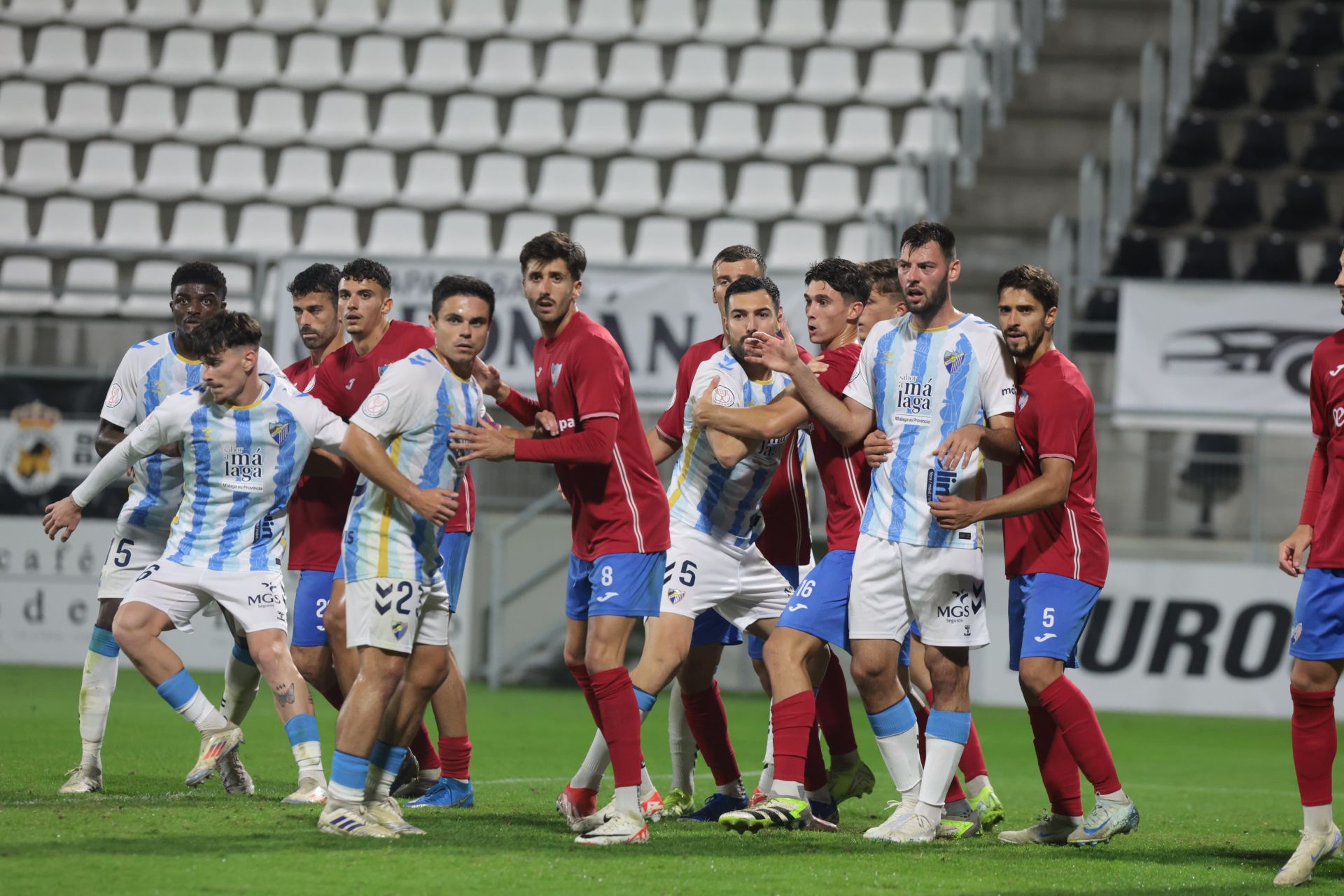 Las mejores imágenes del Estepona-Málaga en Copa del Rey