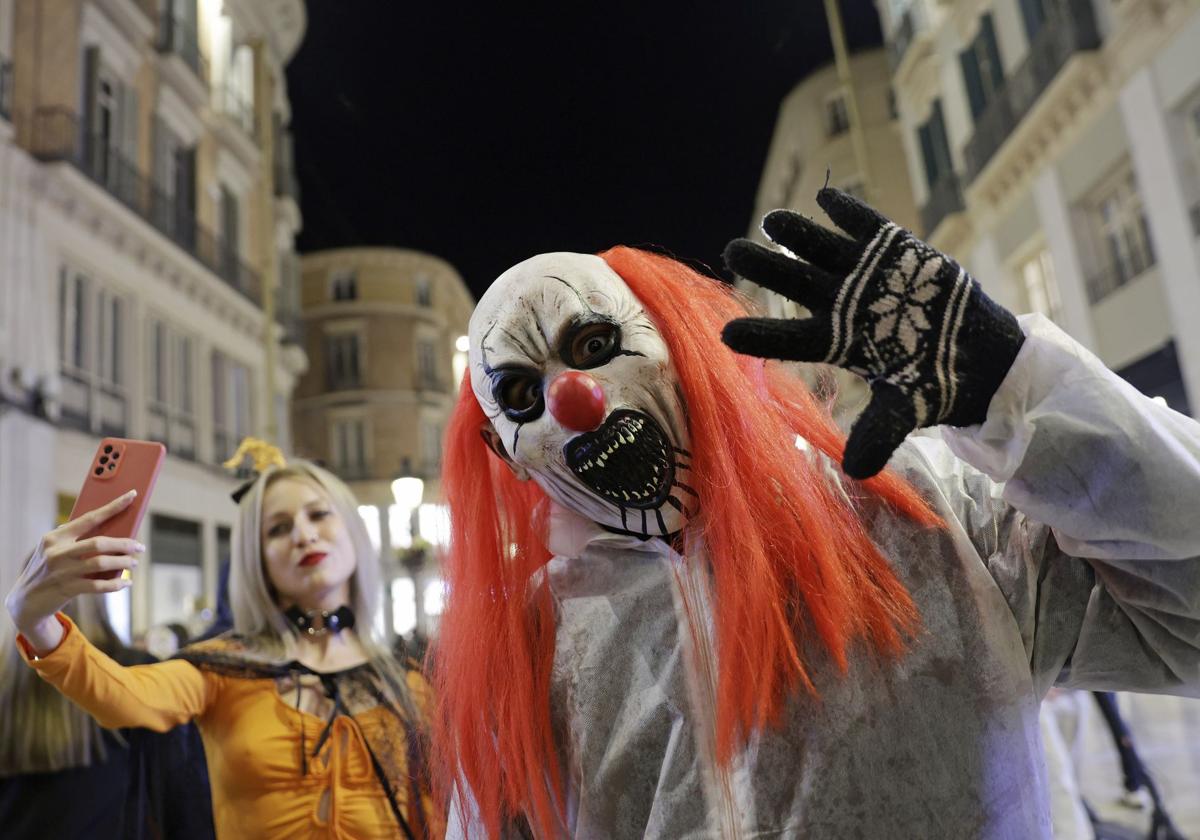 Las imágenes de un Halloween a medias en Málaga