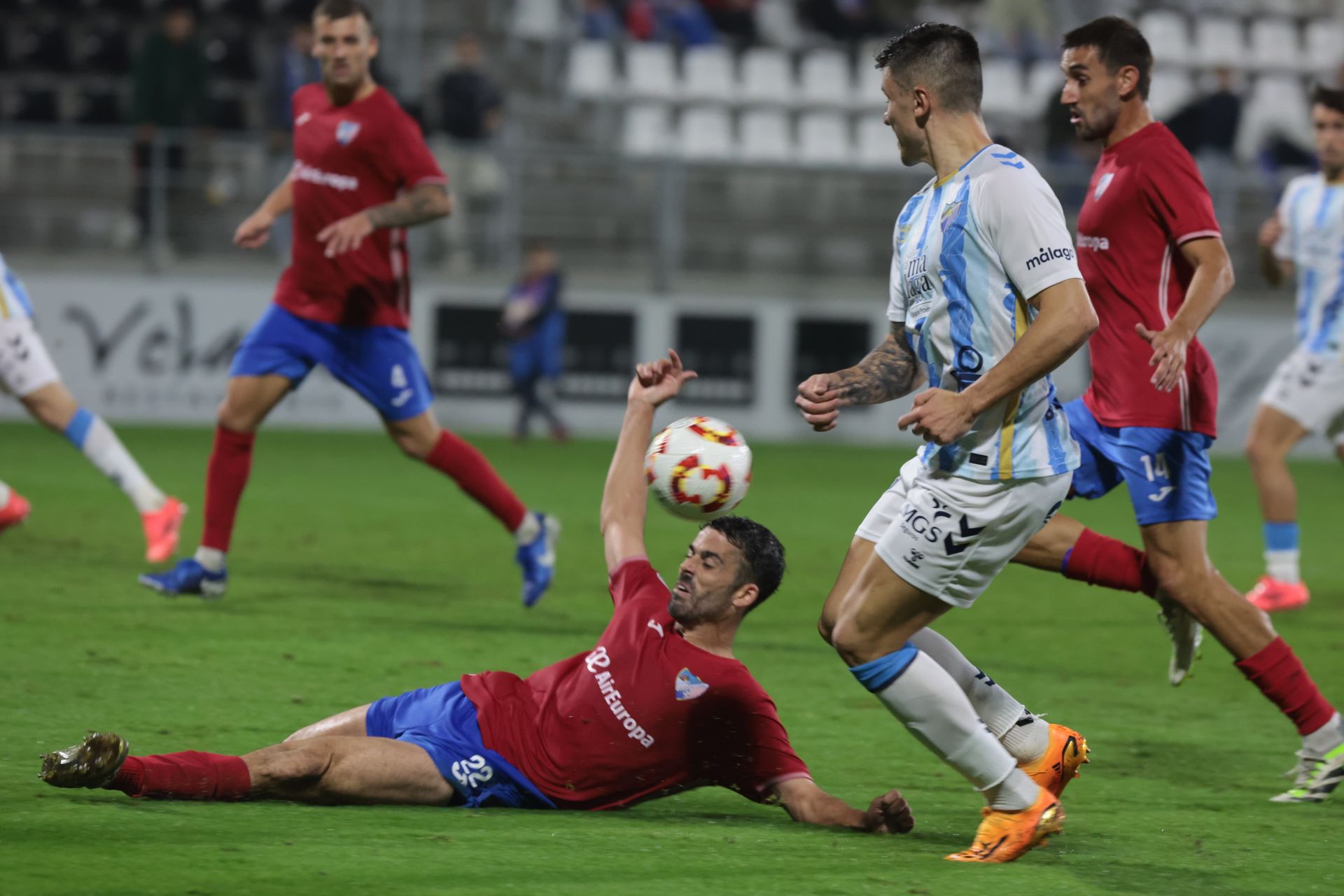 Las mejores imágenes del Estepona-Málaga en Copa del Rey