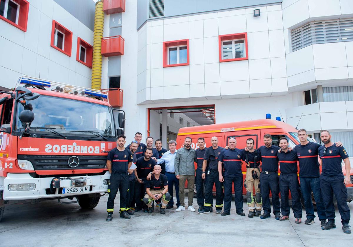 14 bomberos de Málaga y siete grúas municipales se desplazan a la 'zona cero' de la DANA requeridos por Valencia