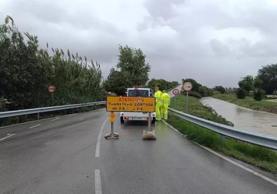 Cinco carreteras siguen aún cortadas por las inundaciones en Andalucía