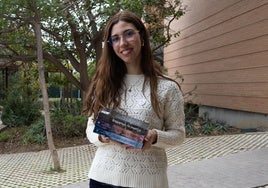 Marina López y sus tres novelas publicadas.