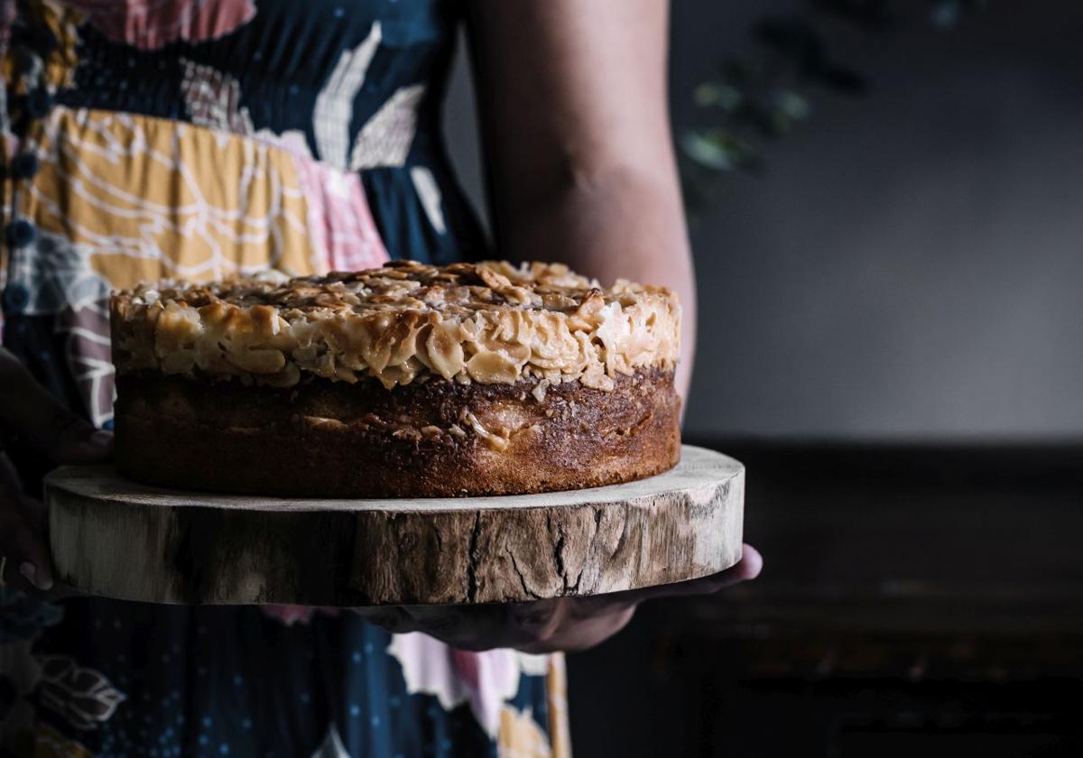 La peculiar vuelta al mundo en 98 recetas de postres de la repostera malagueña Bea Cano