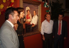 Antonio Montiel, Carmen Tello, Curro Romero y el entonces alcalde, Ricardo Millán.