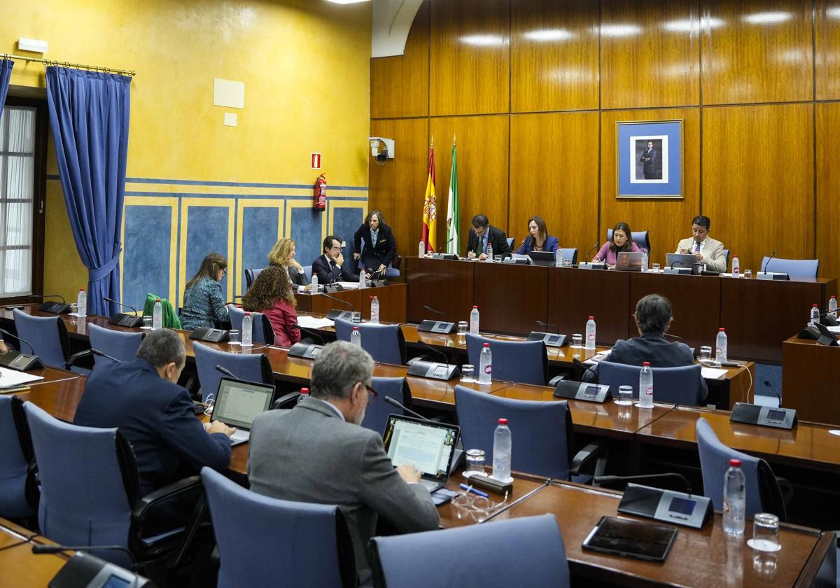 Las infraestructuras de transportes y de agua absorben la mayor parte de las inversiones de la Junta en 2025