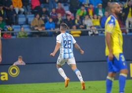 Sergio Castel celebra su gol frente al Cádiz.