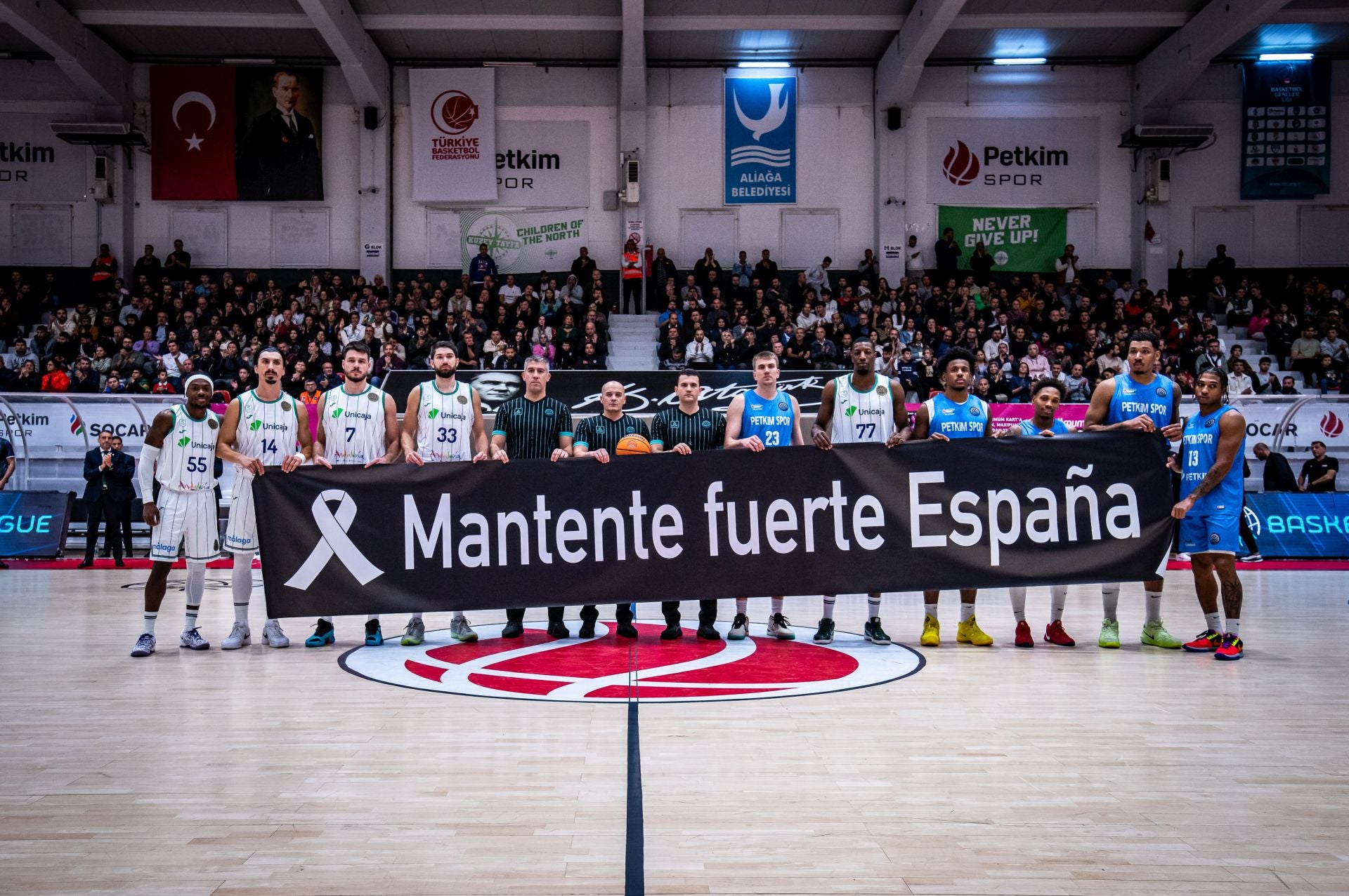 Las imágenes de la victoria del Unicaja ante el Petkimspor