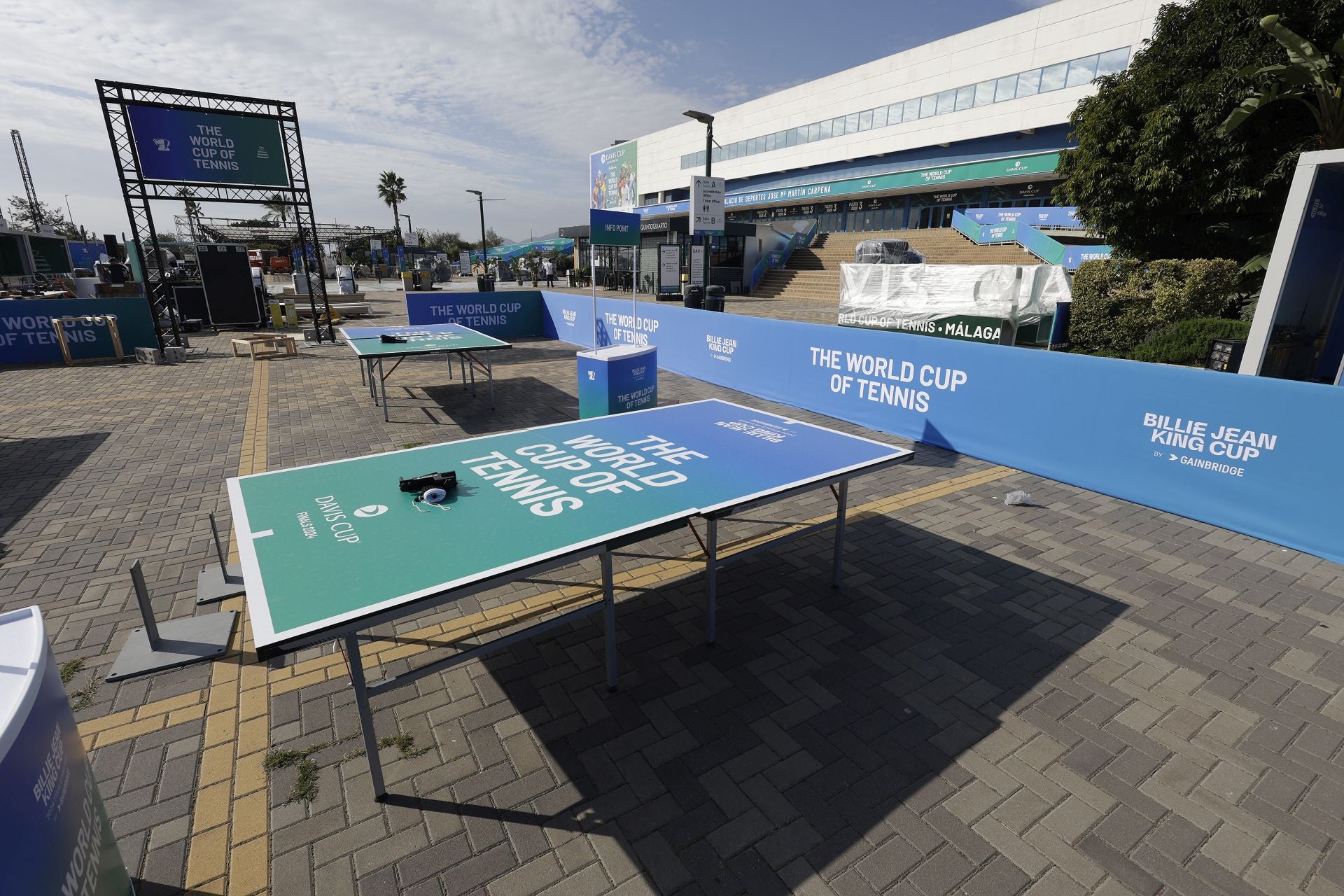 Las fotos de cómo queda la pista de tenis y el montaje para la Billie Jean King en Málaga