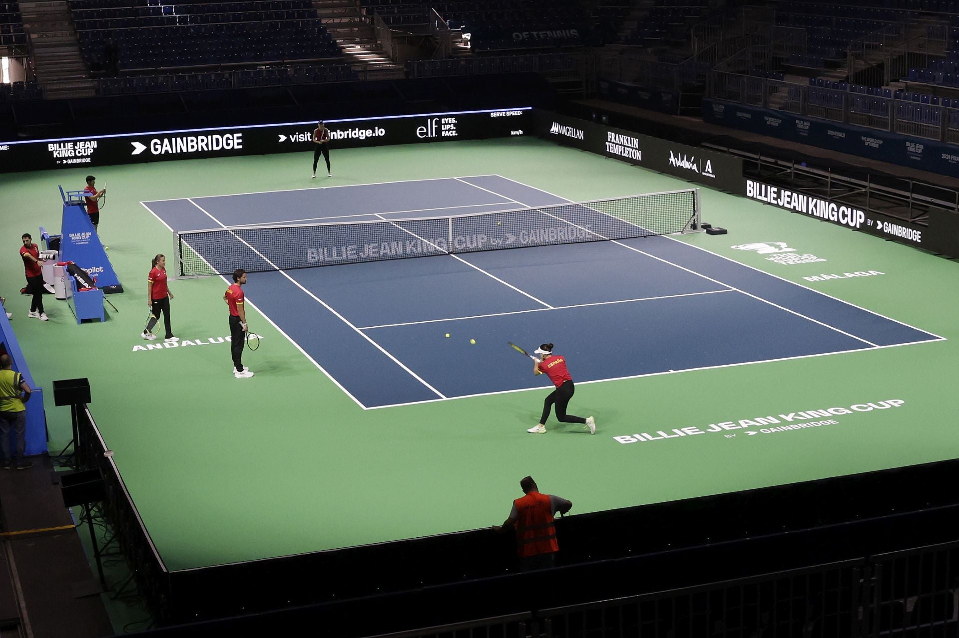 Las fotos de cómo queda la pista de tenis y el montaje para la Billie Jean King en Málaga