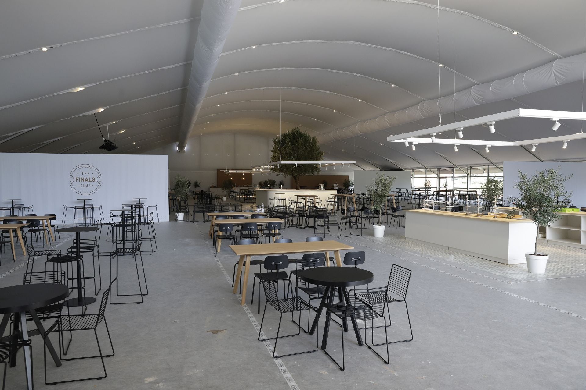 Las fotos de cómo queda la pista de tenis y el montaje para la Billie Jean King en Málaga