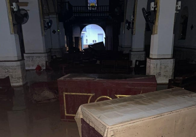 Imagen del estado en el que ha quedado la iglesia de la Encarnación de Benamargosa.