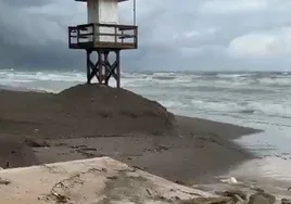 Playa de La Carihuela, a la altura del arroyo del Saltillo.