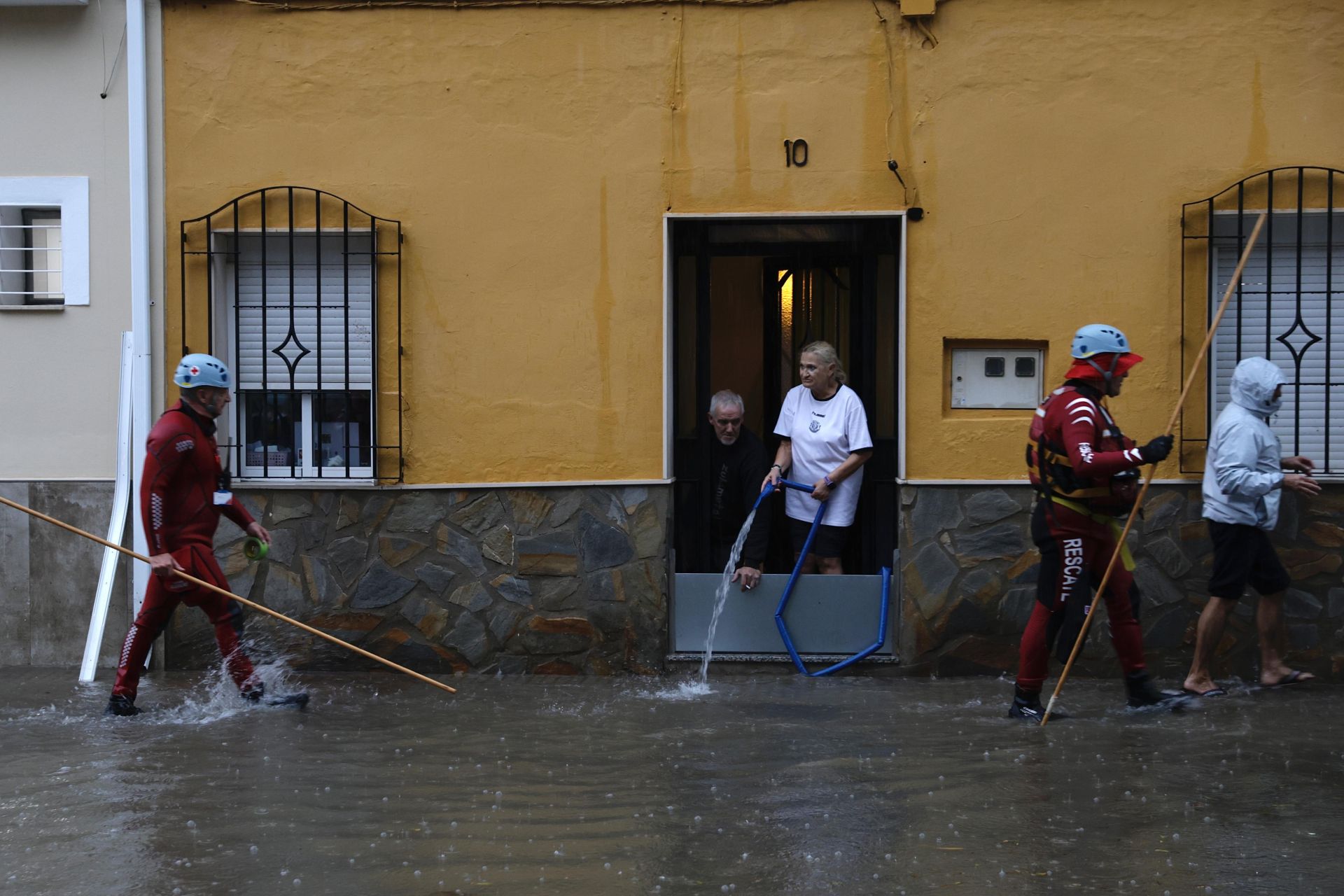 La lluvia en calles del barrio de Huelin, este miércoles