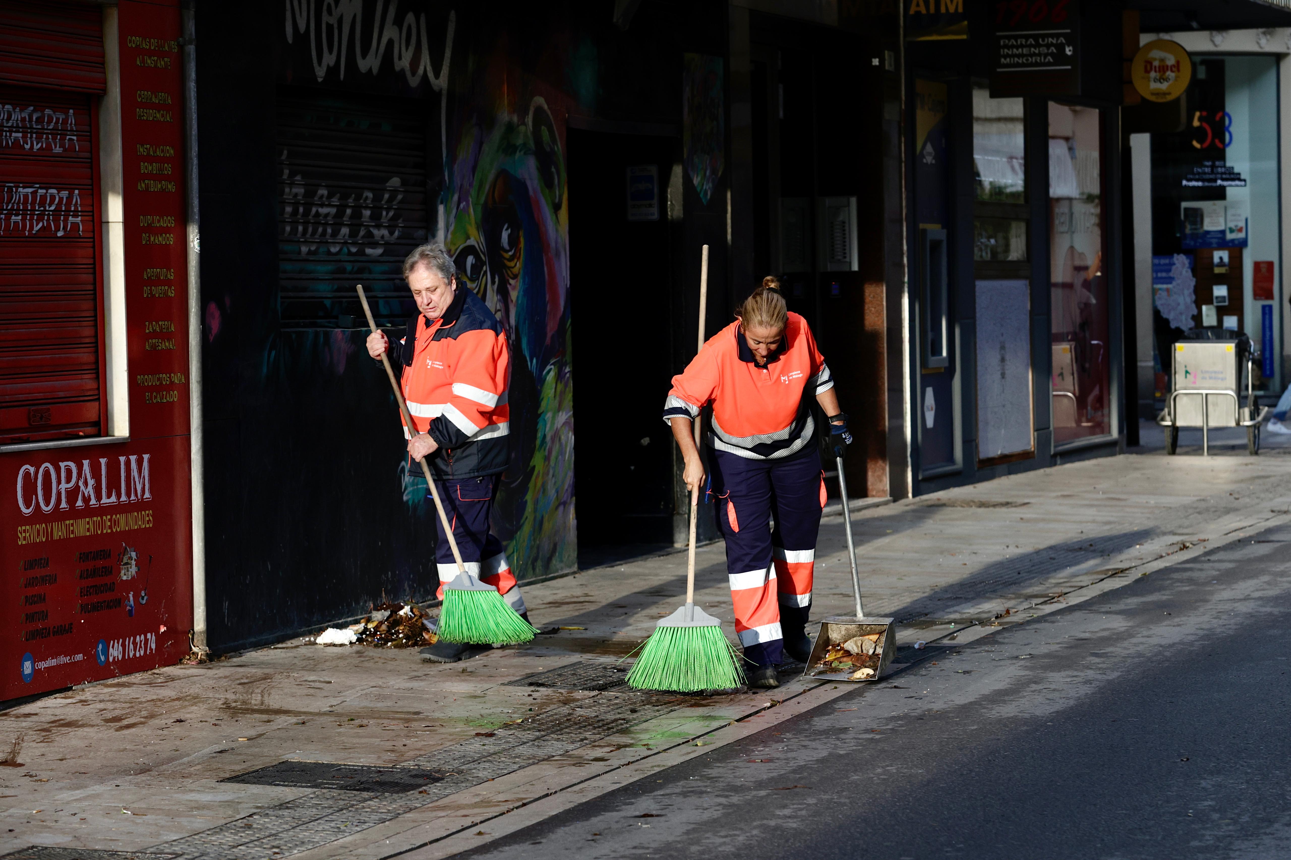 Así amanece el Centro de Málaga y sus comercios tras las inundaciones