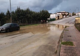 Ronda cierra varias vías por balsas de agua