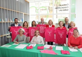 La alcaldesa, Ángeles Muñoz, presentando la Marea Rosa.