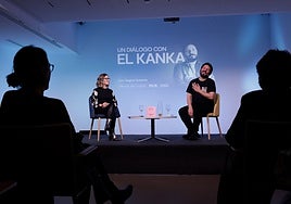 El cantautor malagueño El Kanka conversa con la perdiodista de SUR Regina Sotorrío en el ciclo 'Málaga, ida y vuelta'.