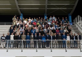 Imagen de representantes del Málaga y de los clubes firmantes del acuerdo marco de la cantera.