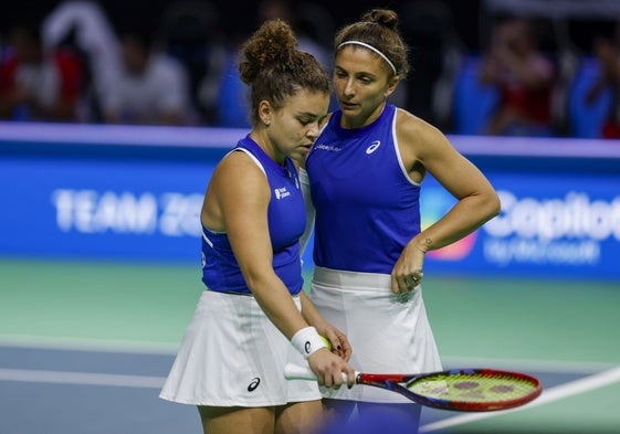 Jasmine Paolini y Sara Errani, las campeonas olímpicas, otra vez decisivas en dobles para Italia por segunda eliminatoria seguida.