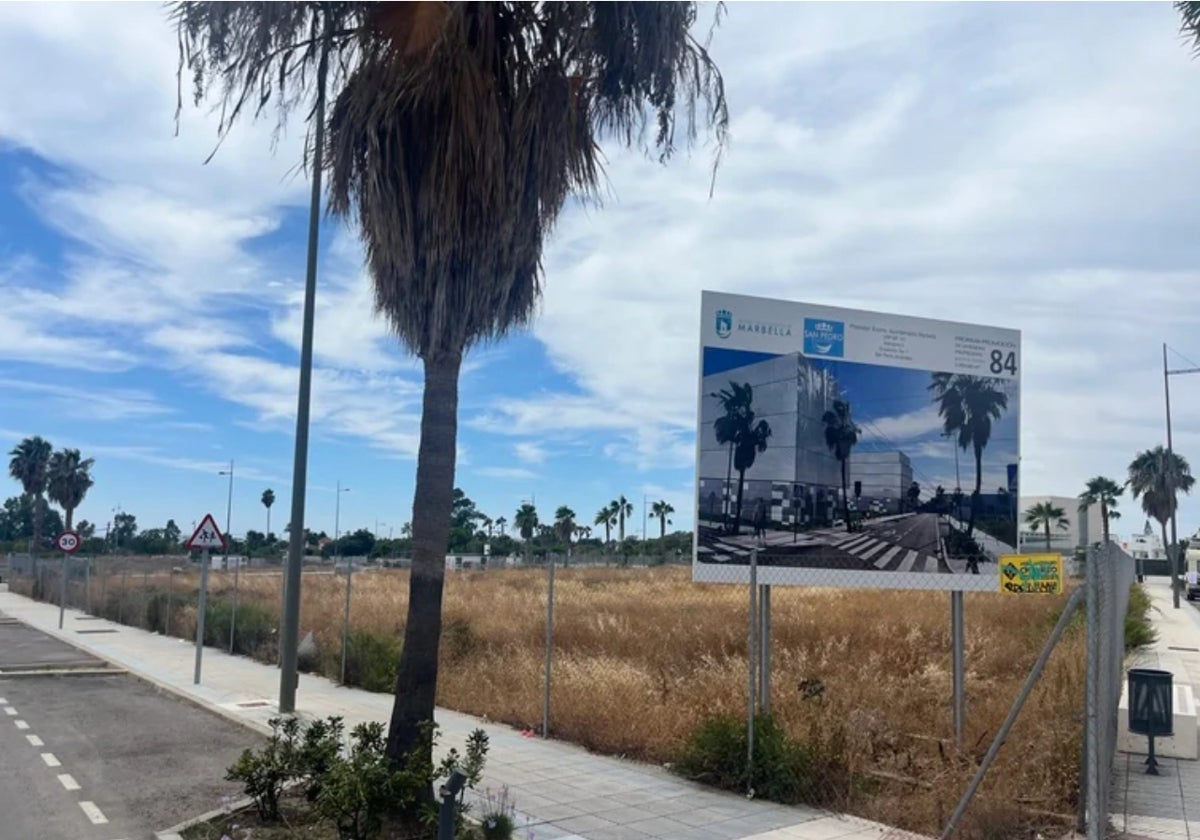 Parcela donde se levantarán las 84 VPO de San Pedro Alcántara.