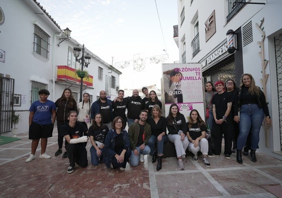 Una exposición y una concentración silenciosa por el 25N en Alhaurín de la Torre