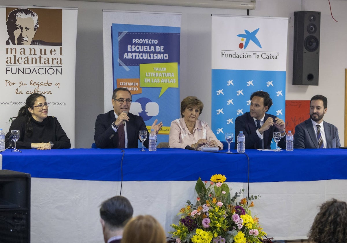 Marina Maier, Miguel Briones, Remedios Campos, Luis Felipe Siles y Cristóbal Villalobos, ayer en la presentación.