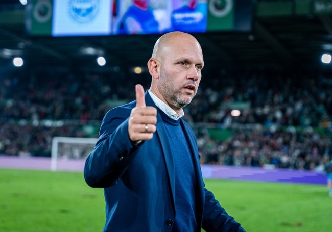 José Alberto, entrenador del Racing y extécnico del Málaga.
